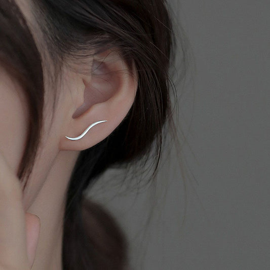 Women's Wave Ear Minority Simple Design Light Luxury High-grade Trendy Earrings
