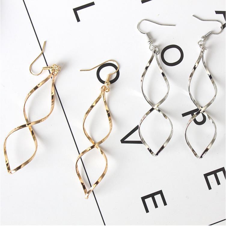 Minimalist Spiral Curved Design Wave Curve Earrings