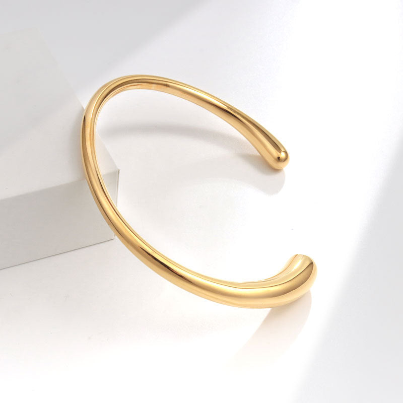 Women's Irregular Design Open-ended Gold Sense Bracelet