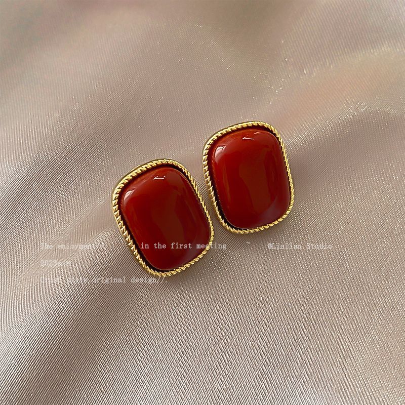 Women's Luxury Red Heart-shaped Ear Elegant Wild Earrings