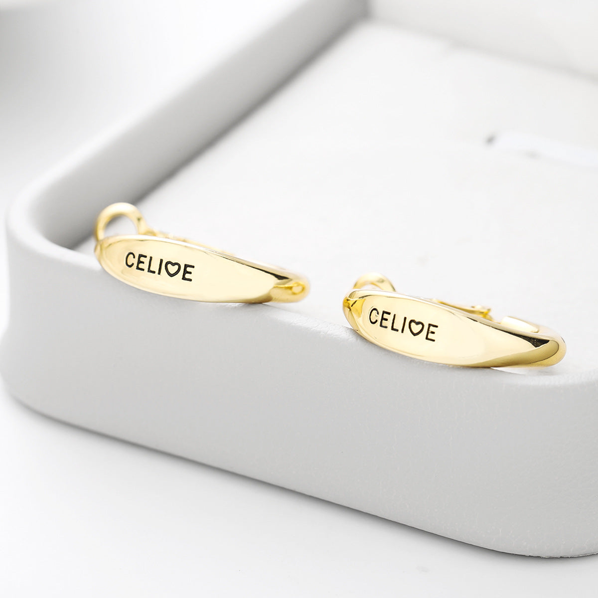 Alphabet Letter Light Luxury High-grade Female Classic Niche Fashion Earrings