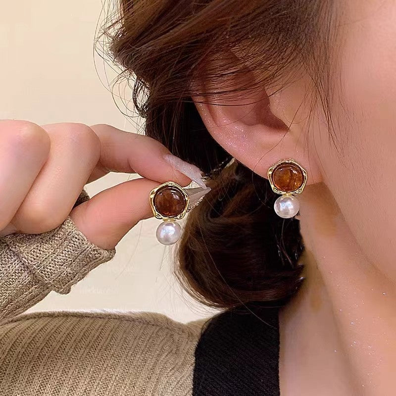 Women's Vintage Pearl Light Luxury Fashion High Sense Earrings