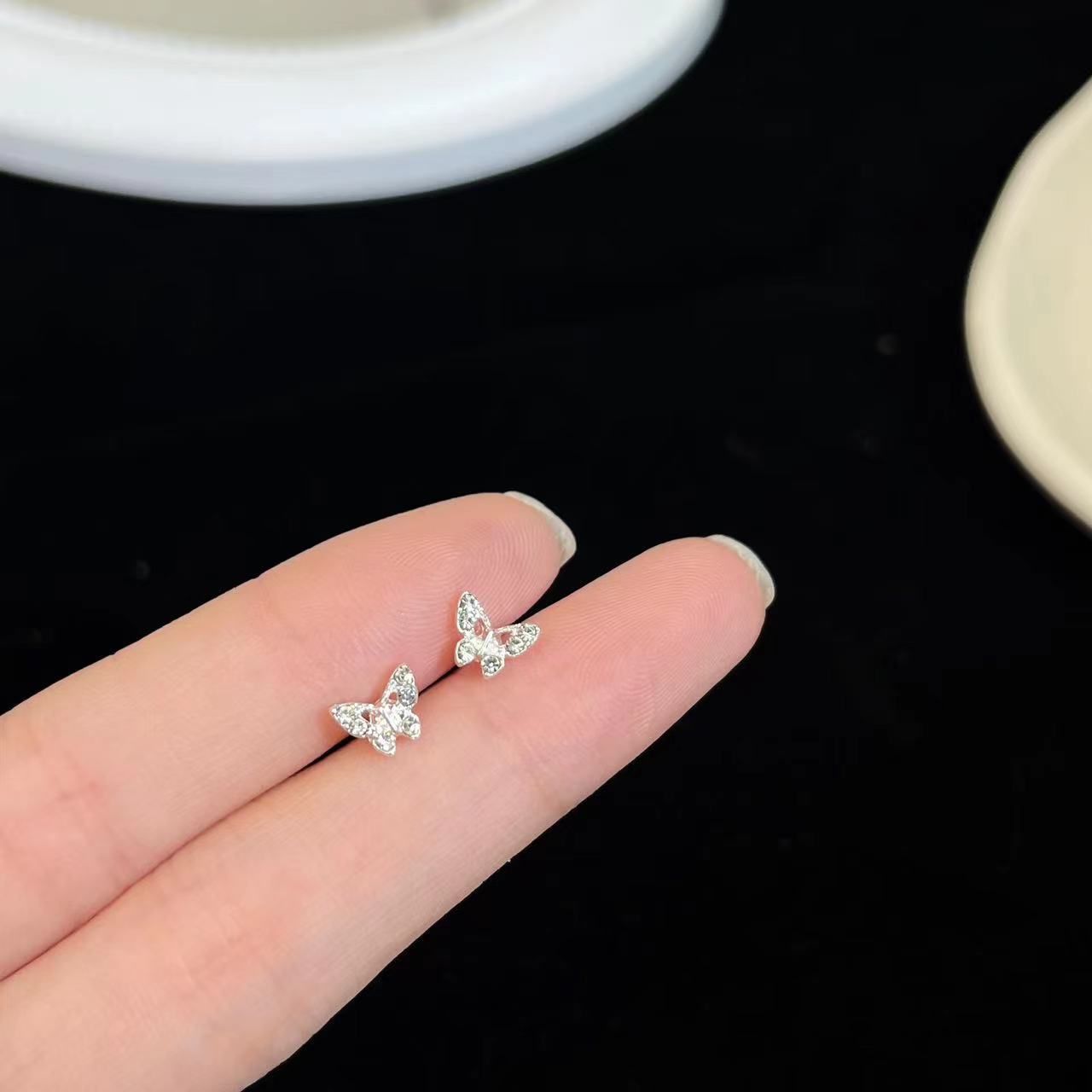 Cool Collection Female Zircon Temperament Live Earrings