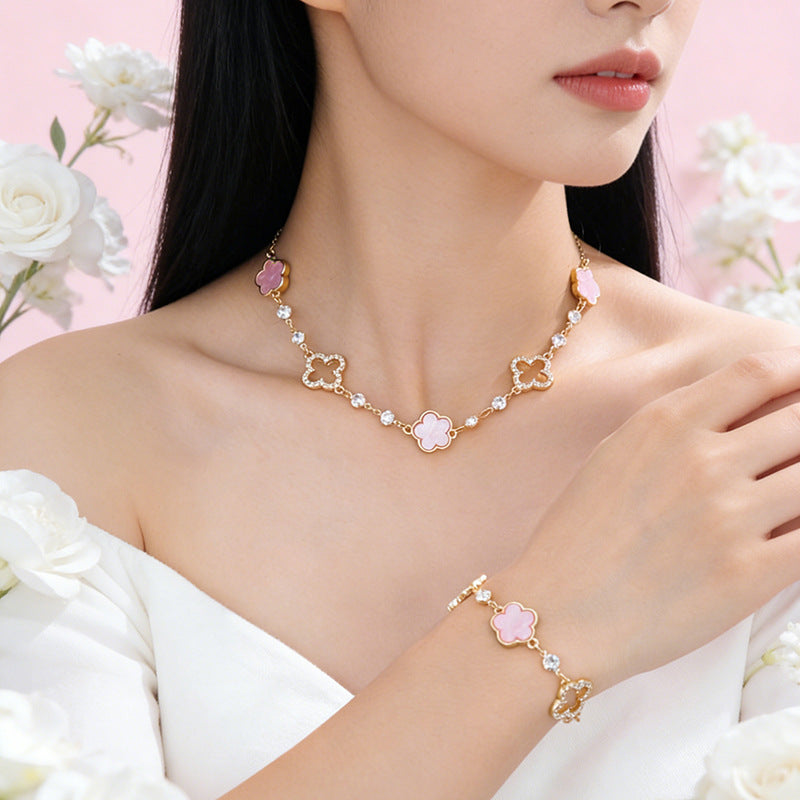 Women's Fashion High Sense Lucky Diamond Four-leaf Clover Necklace
