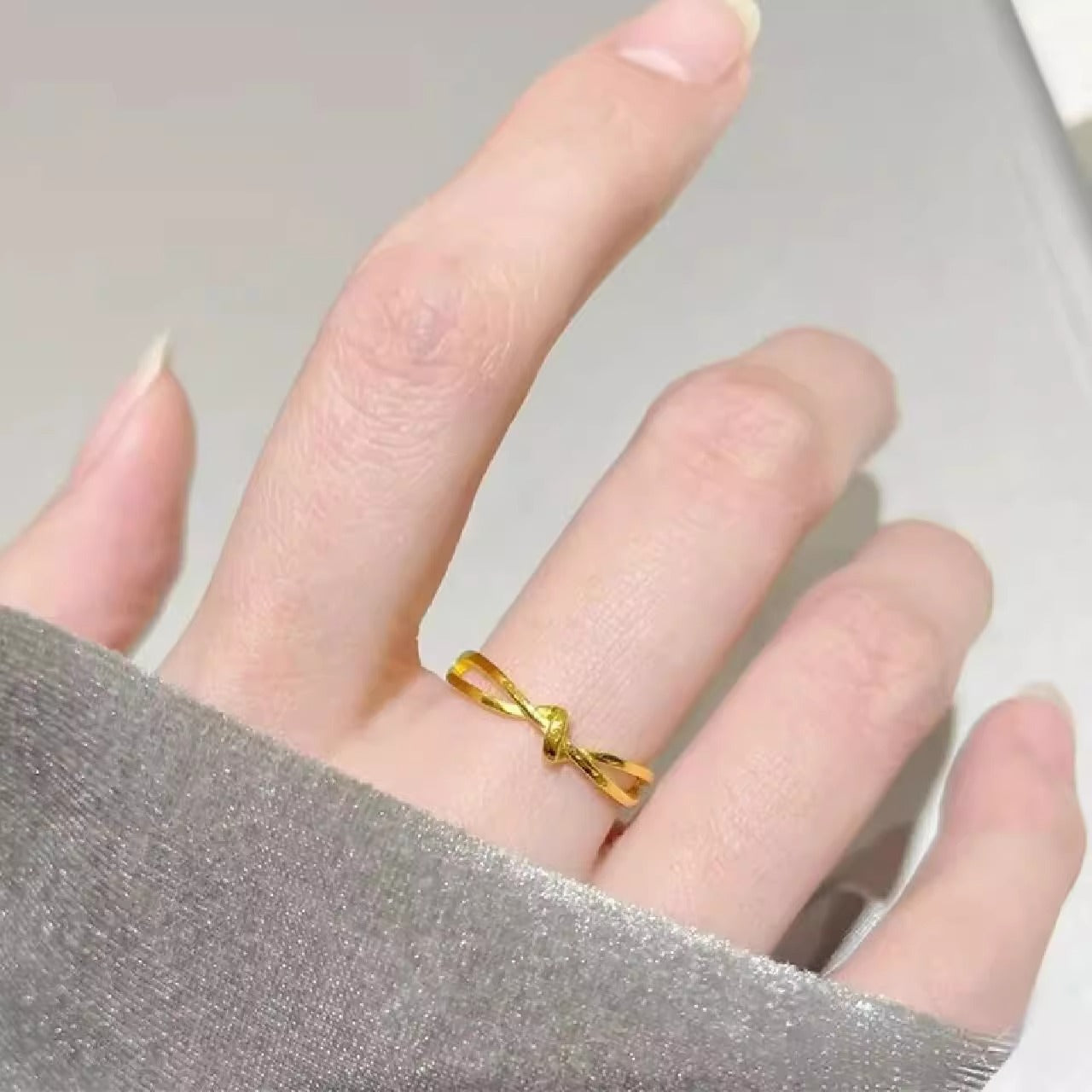 Fashion Twist Female Mobius Titanium Steel Rings
