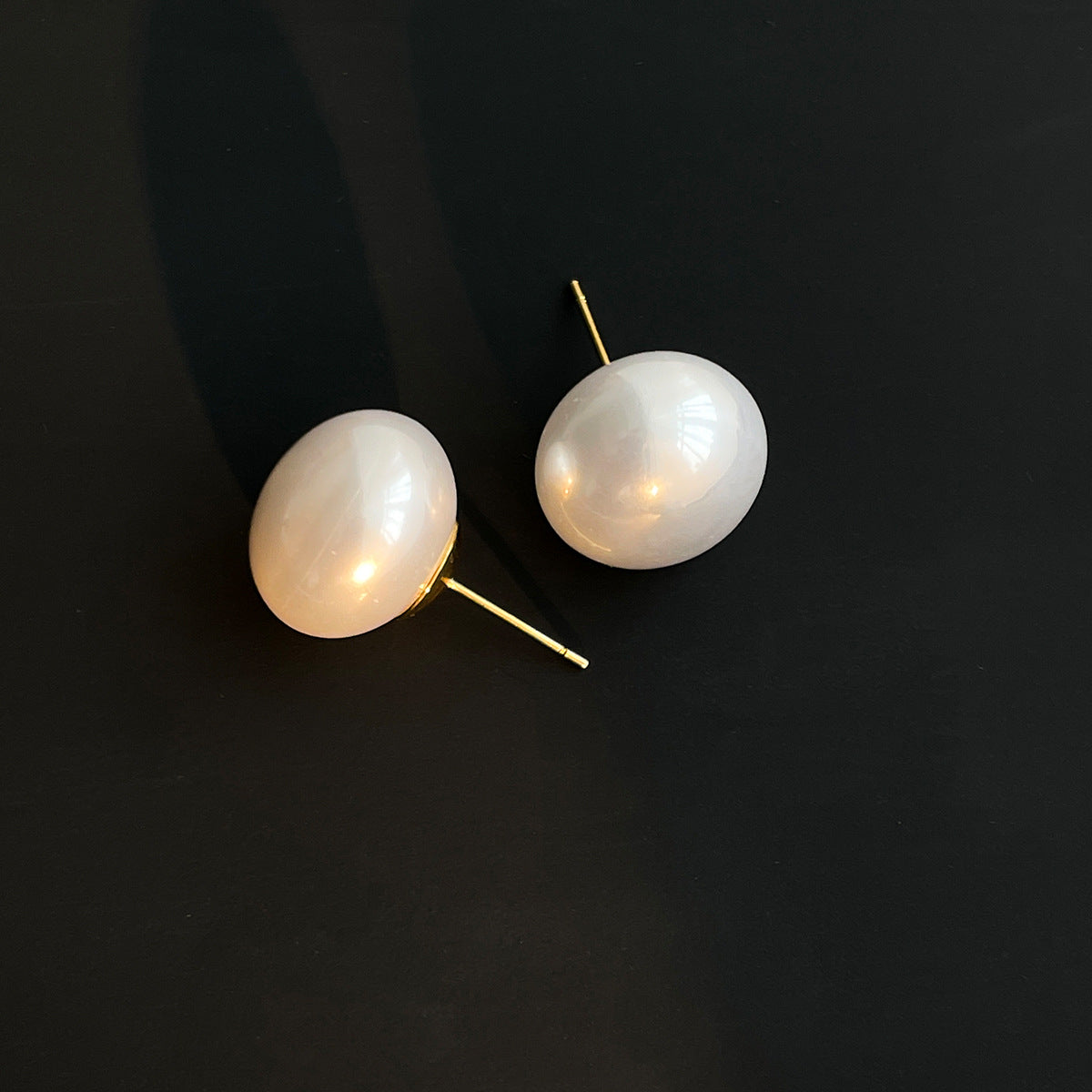 Retro Steamed Bread Pearl Light Luxury Earrings