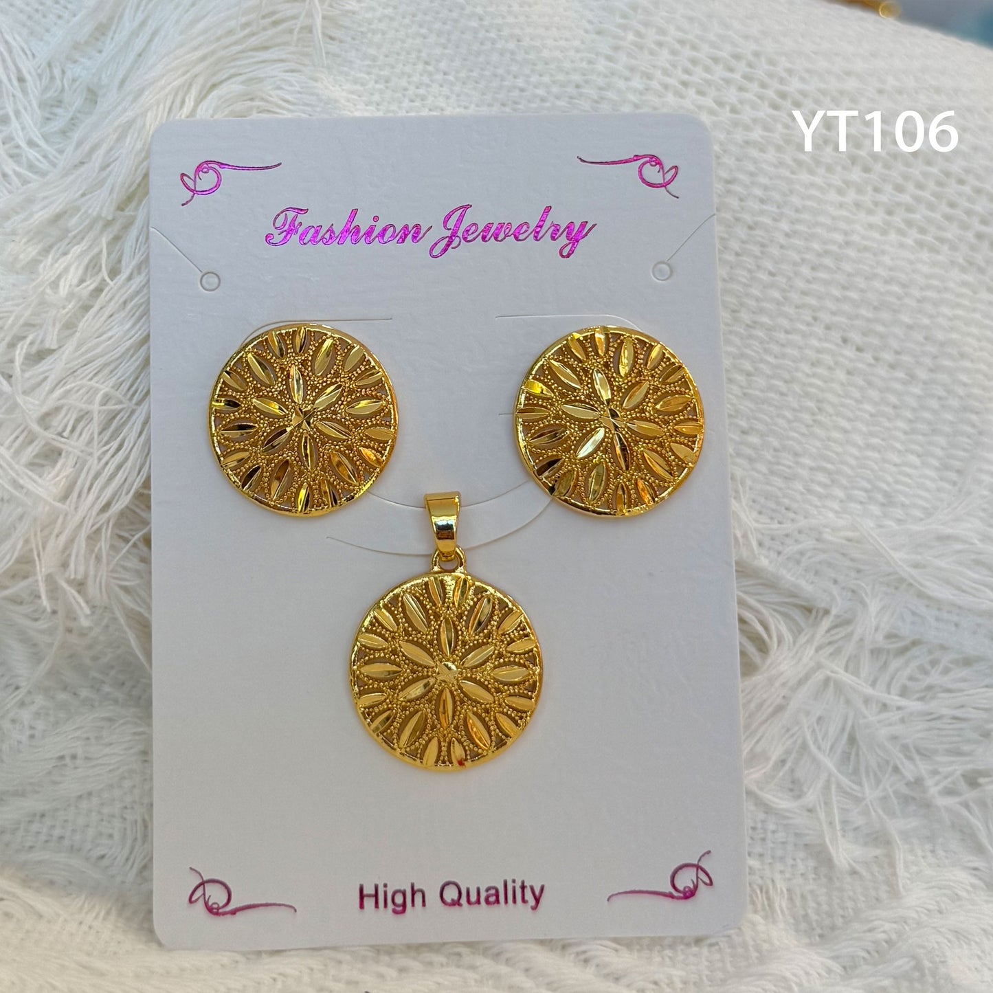 Niche Design Mild Luxury Retro Golden Versatile Jewelry Set