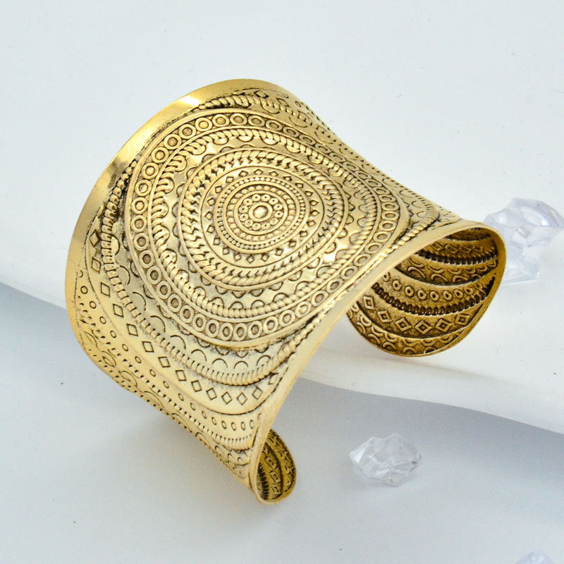 Sier Color Metal Open-ended Exaggerated Personalized Catwalk Bracelet