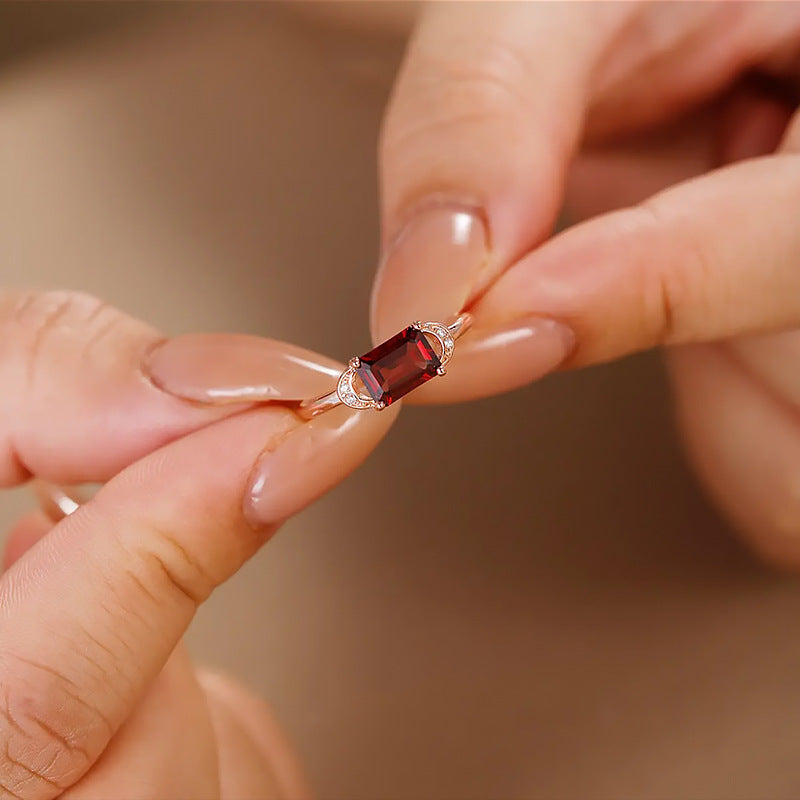 Women's Rectangular Chamfering Imitation Emerald Pigeon Blood Red Treasure Small Rings