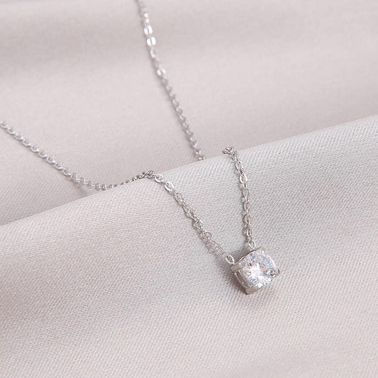 Steel Female Niche Design Clavicle Chain Exquisite Necklaces