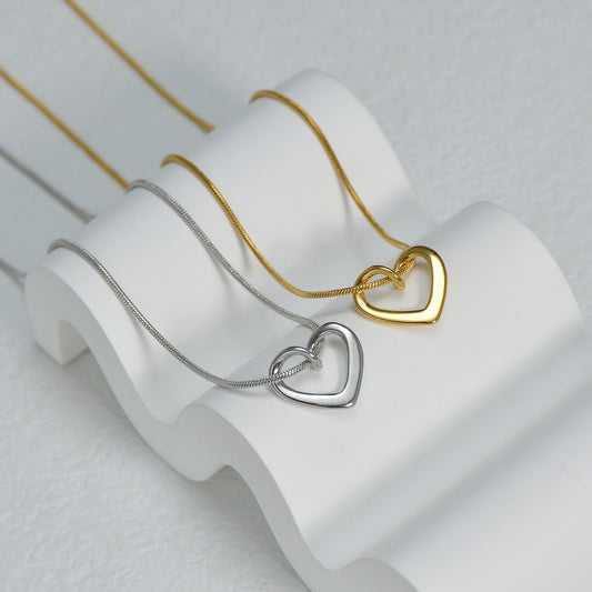 Simple Style Niche Hollow Heart Female Stainless Necklaces