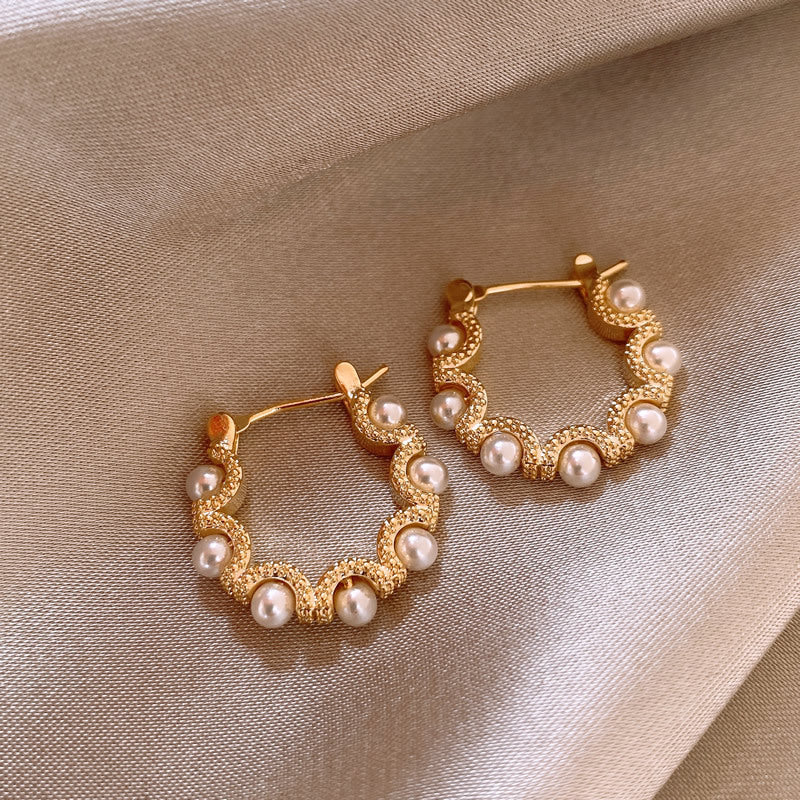 Women's Pearl Light Luxury Circle Earclip Design Earrings