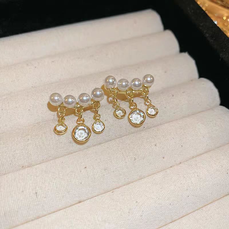 Women's Fashionable Design Elegant Generous High-grade Light Earrings