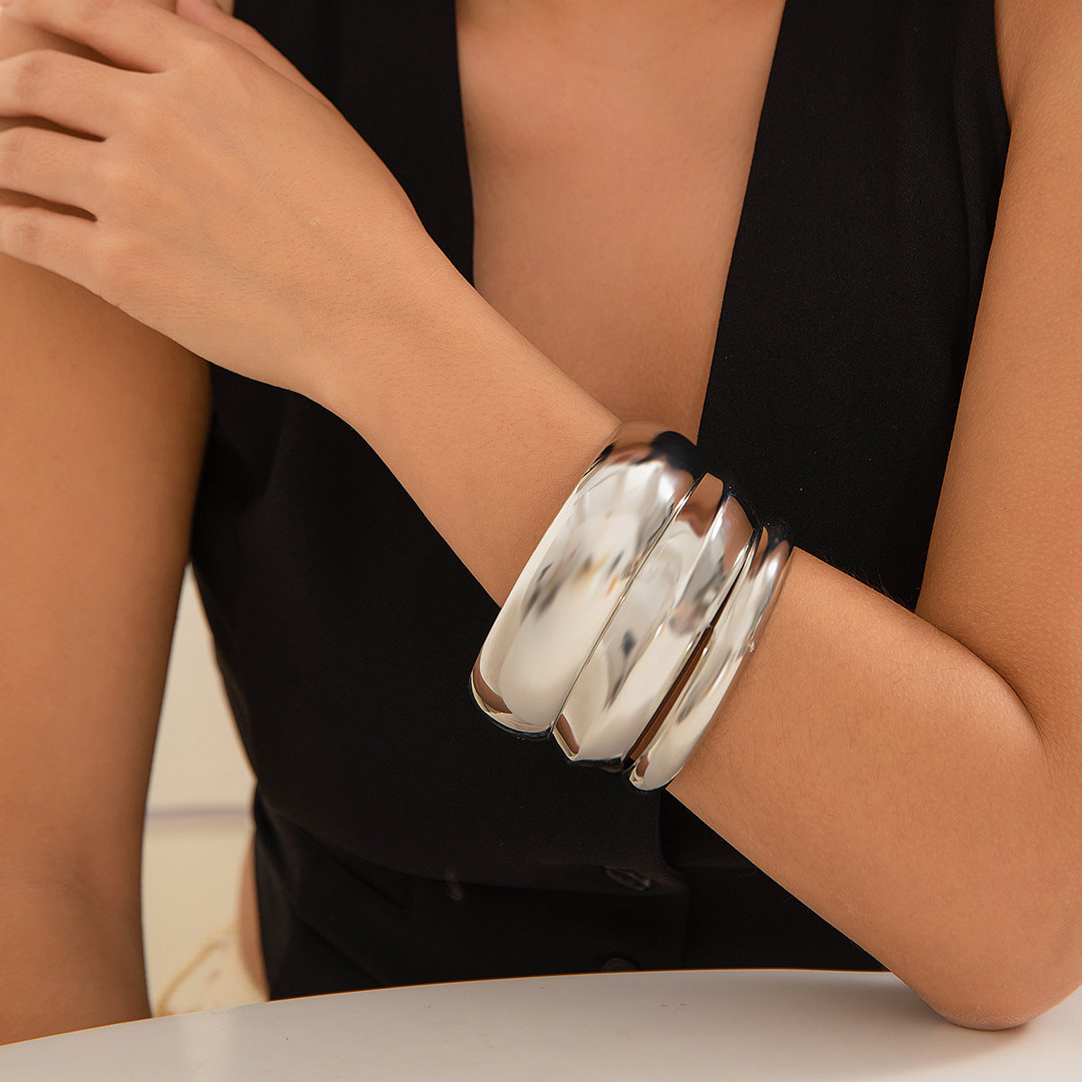 Women's Simple Fashion Arc Hand High-grade Niche Bracelet