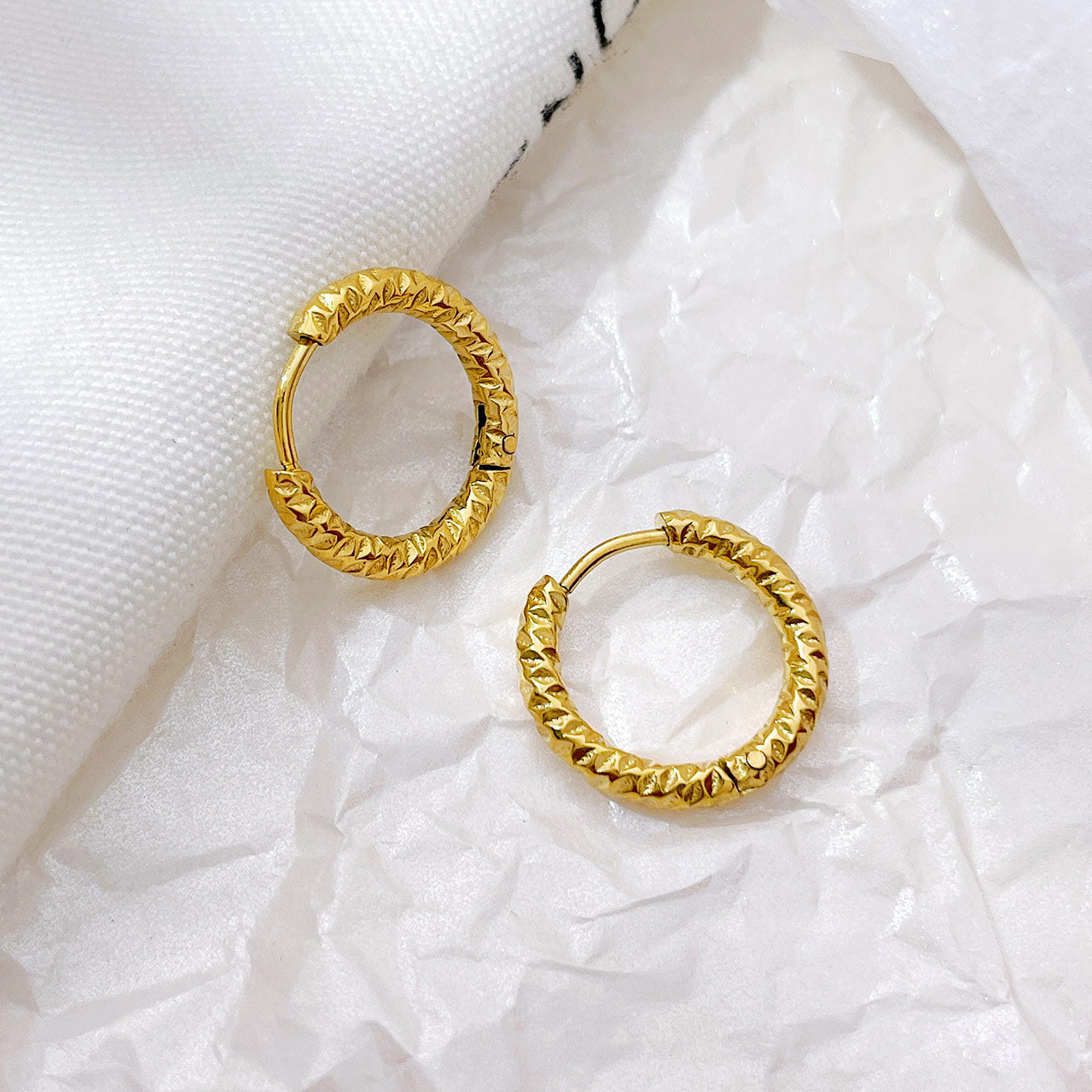 Circle Ear Clip Cold Wind Embossed Earrings