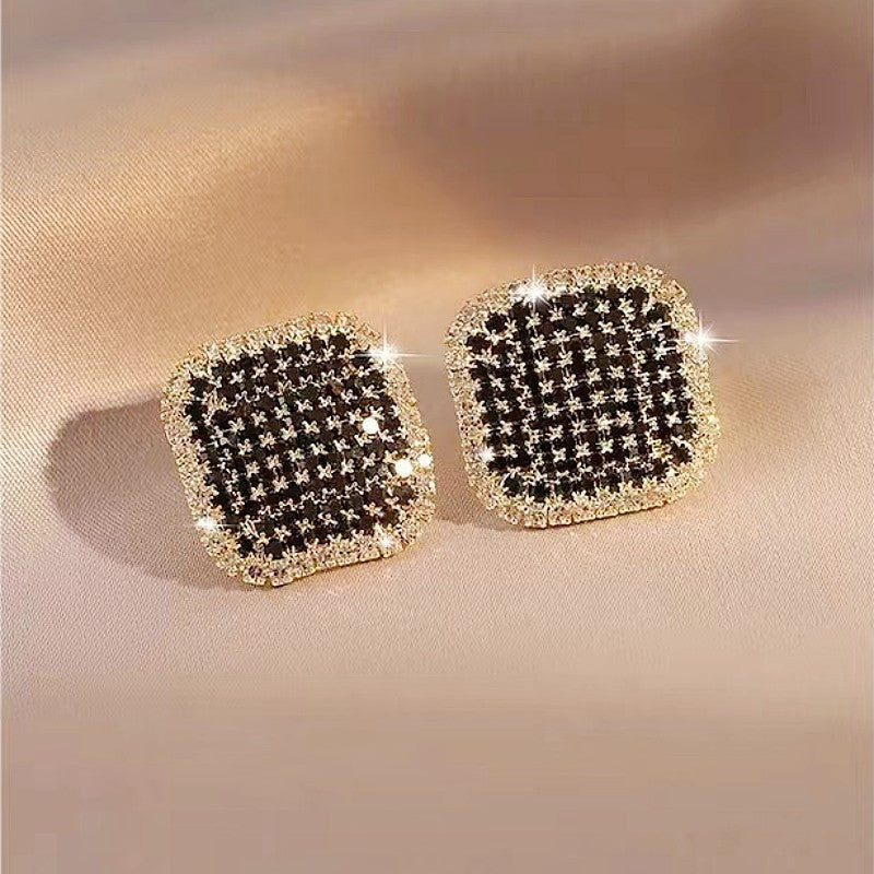 Women's Retro Black Style Fashion Elegant Graceful Earrings