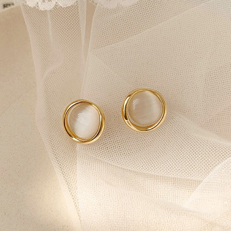 Women's Korean Pearl Simple Temperamental Ear Earrings