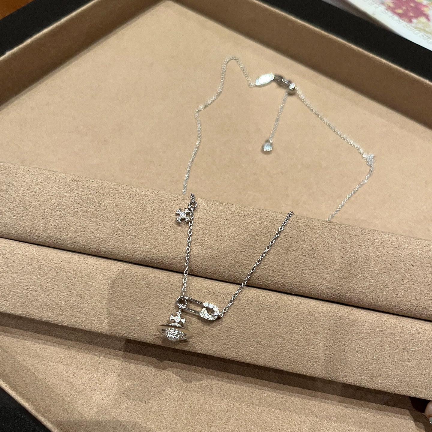 Live Broadcast Flower-de-luce Pin Planet Sier Necklaces