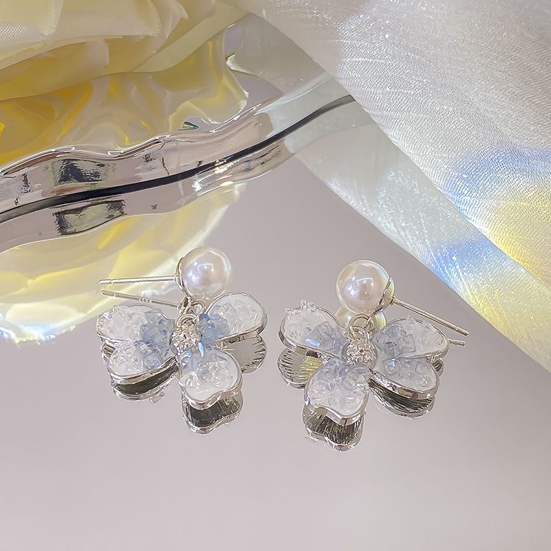 Women's Series Flower Vacation Style Niche High-grade Earrings