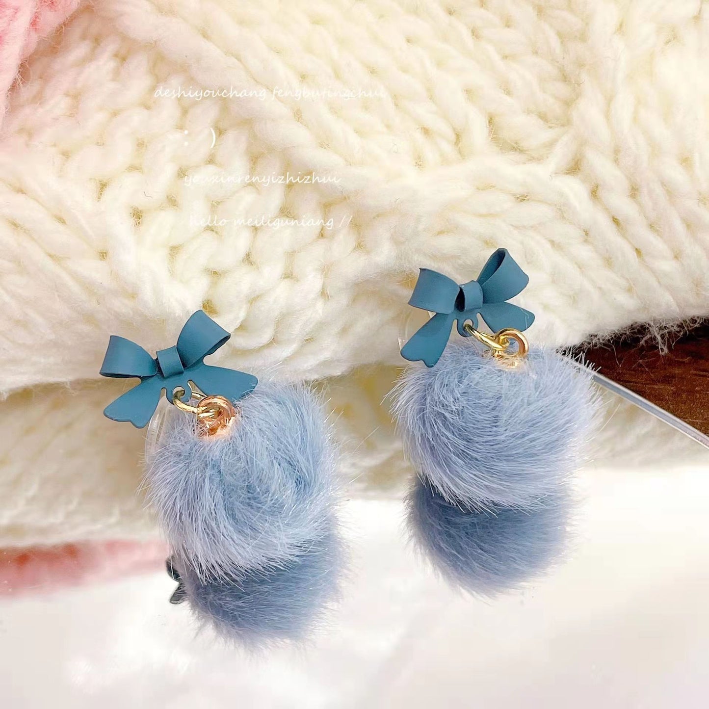 Temperament Sier Ear Bow Plush Ball Earrings