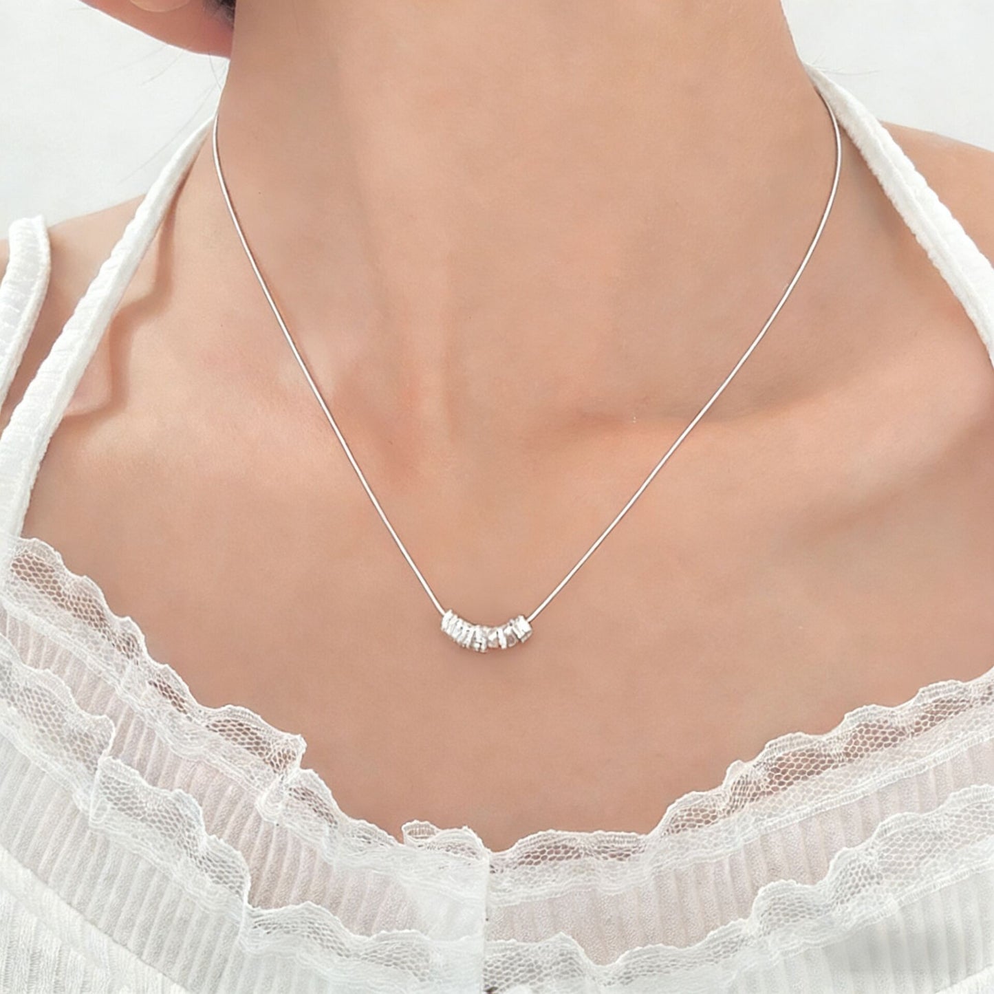 Women's Sier Texture Small Pieces Of Irregular Simple Necklace