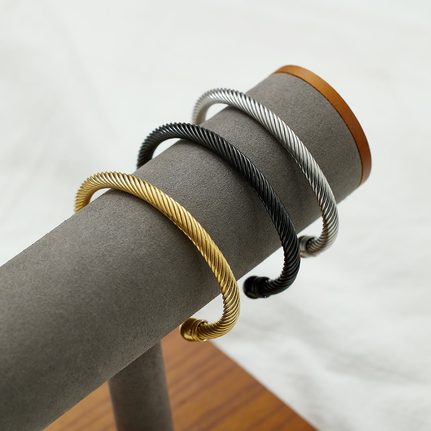 Men's Stainless Steel Twisted Wire Round Head Fashion Bracelet