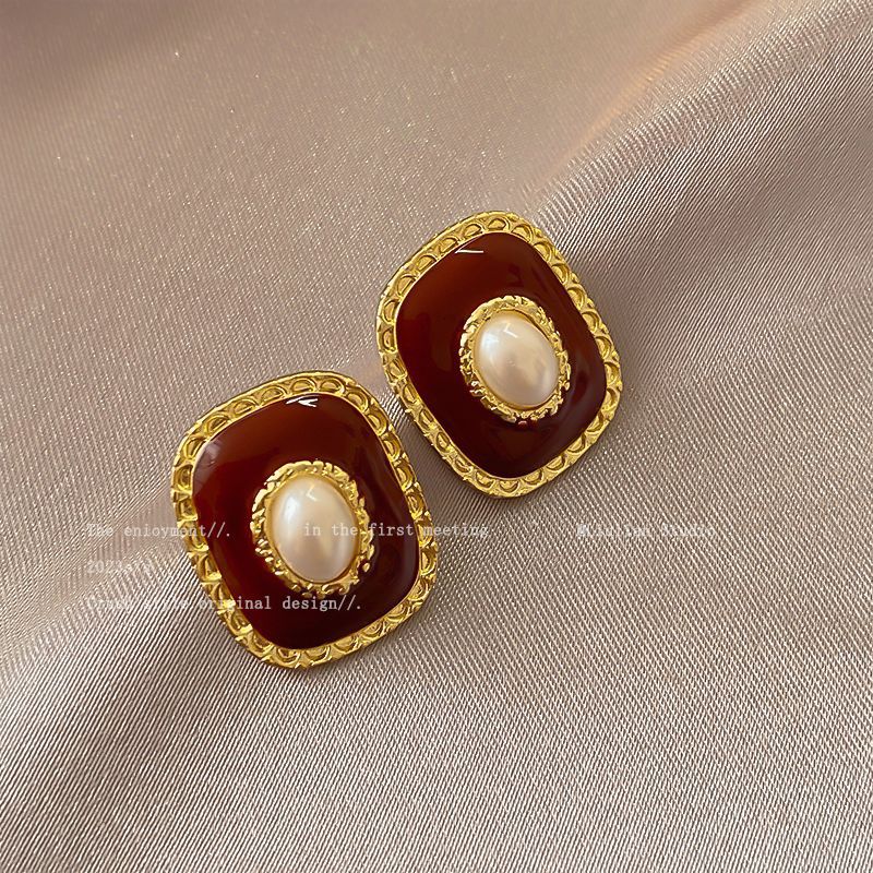 Women's Luxury Red Heart-shaped Ear Elegant Wild Earrings