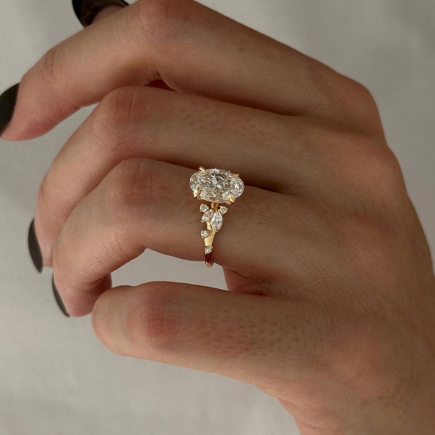 Luo Chen Super Flash Oval Big Diamond Creative High Sense Ring